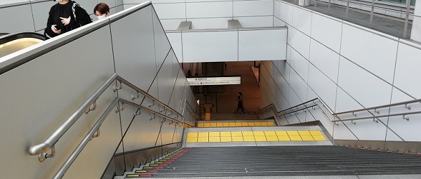 新宿駅甲州街道口、地下出入り口